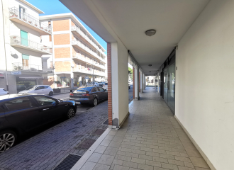 Attività commerciale in affitto a Venturina Terme (LI) - rif. AF2