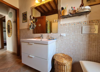 Porzione di trifamiliare in vendita a Suvereto (LI) - rif. G163