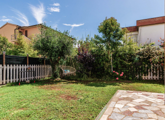 Porzione di trifamiliare in vendita a Venturina Terme (LI) - rif. A853