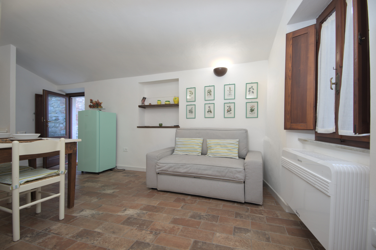 Appartamento in vendita a Campiglia Marittima (LI) - rif. E182