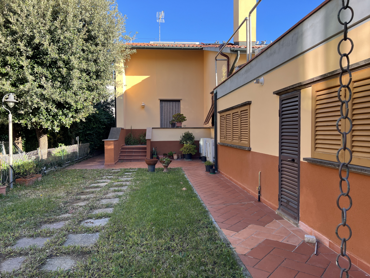 Porzione di bifamiliare in vendita a Venturina Terme (LI) - rif. A860