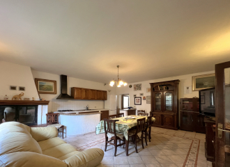 Porzione di bifamiliare in vendita a Piombino (LI) - rif. R102