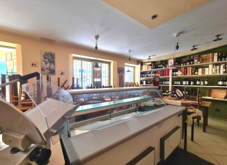 Attività commerciale in vendita a San Vincenzo (LI) - rif. V14