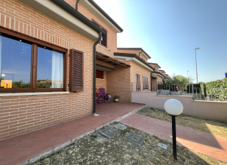 Villetta a schiera  in vendita a Venturina Terme (LI) - rif. A873