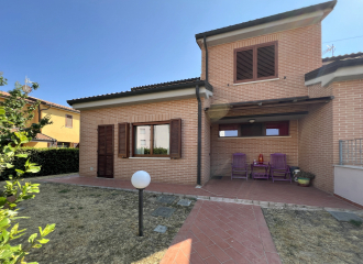 Villetta a schiera  in vendita a Venturina Terme (LI) - rif. A873