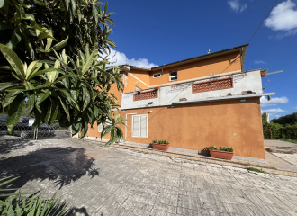 Porzione di trifamiliare in vendita a Suvereto (LI) - rif. G175