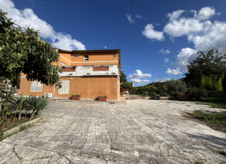 Porzione di trifamiliare in vendita a Suvereto (LI) - rif. G175
