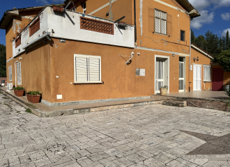 Porzione di trifamiliare in vendita a Suvereto (LI) - rif. G175