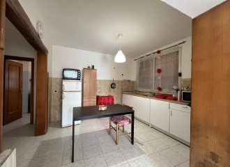 Porzione di trifamiliare in vendita a Suvereto (LI) - rif. G175