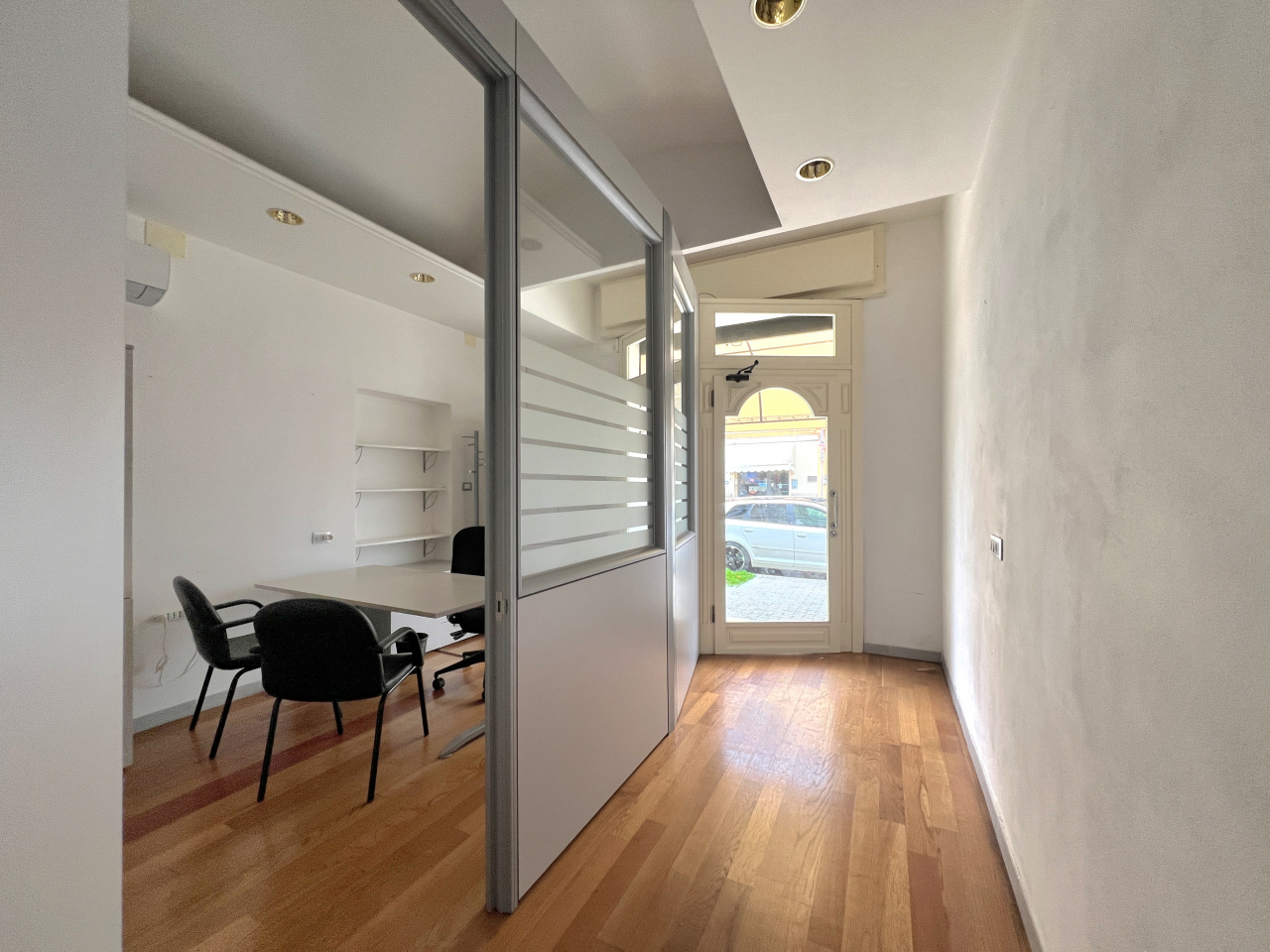 Locale in vendita a Venturina Terme (LI) - rif. V17