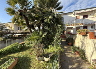 Villa a schiera in vendita a Populonia Stazione (LI) - rif. B215