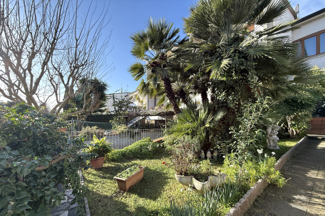 Villa a schiera in vendita a Populonia Stazione (LI) - rif. B215