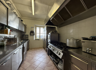 Locale in vendita a Suvereto (LI) - rif. V19