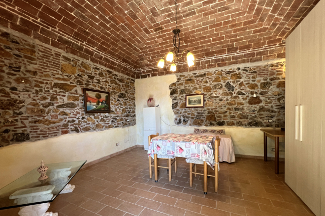 Porzione di casale in vendita a Campiglia Marittima (LI) - rif. R103