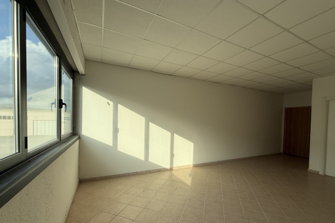 Locale in vendita a Campiglia Marittima (LI) - rif. V20